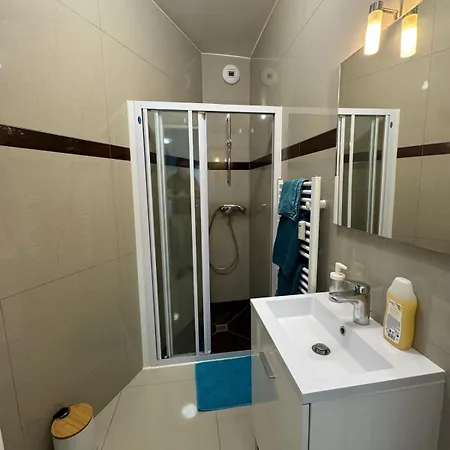 Quiet Netflix Parking Quick Access To Paris Apartman Montfermeil